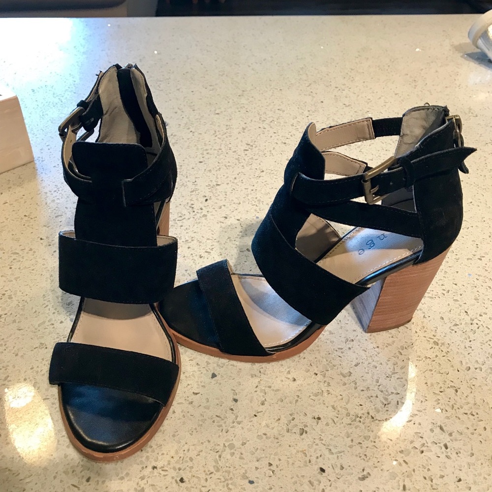 Hinge heels, 6, black suede